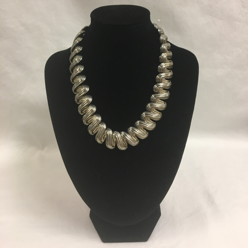 + Short Chain Like Necklace